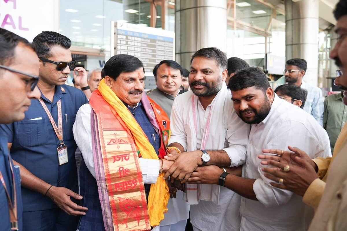 CM Dr Yadav accorded a warm welcome after Jaipur touchdown