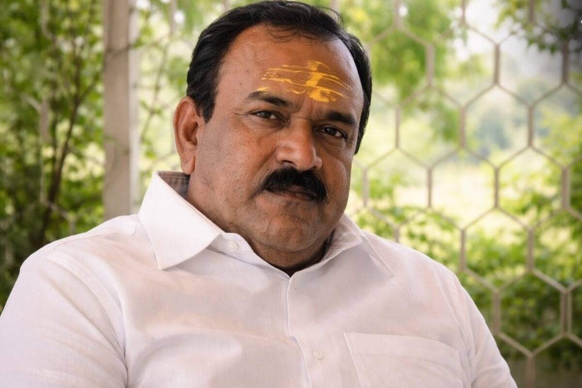 Another pic of accused Ashok Kharat