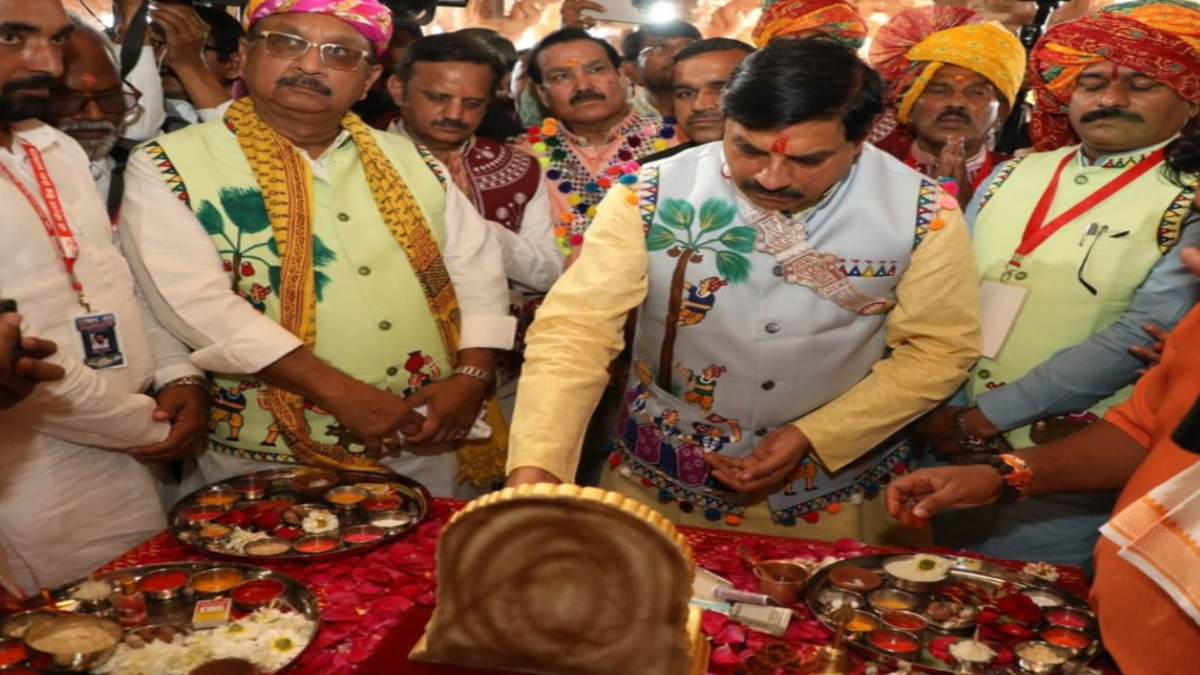 MP Govt holds Agriculture Cabinet meeting in Barwani, CM Dr Yadav offers prayers at Bhilatdev Temple