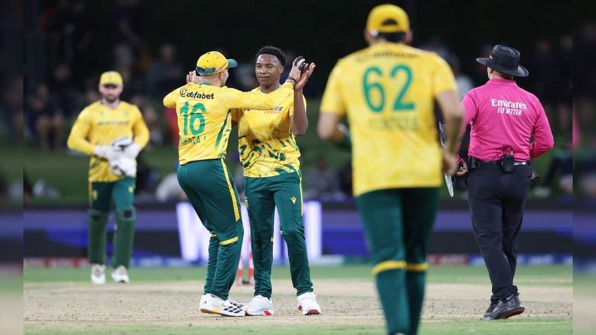 South Africa dominate NZ in 1st T20I, clinch 7-wicket victory