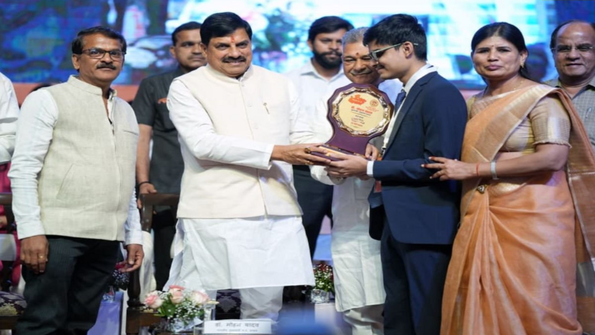 MP CM Dr Yadav interacts with state’s successful UPSC candidates at ‘Safalta Ke Mantra’ programme