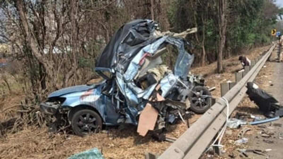 SUV topples over multiple times on Mumbai-Pune expressway, 3 IIT Bombay students die on spot