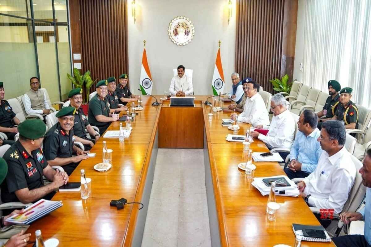 MP CM Dr Yadav in a meeting with Army officials