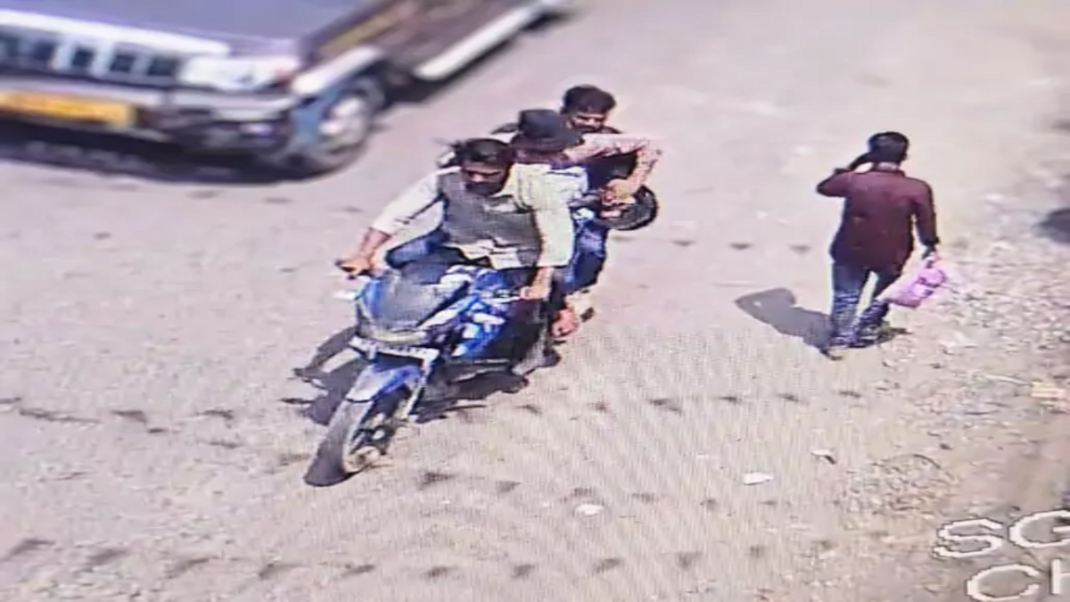 MP Bank Heist: Armed men storm Bank of Maharashtra in Singrauli, rob cash and gold worth Rs 15 cr within 15 mins; no leads yet