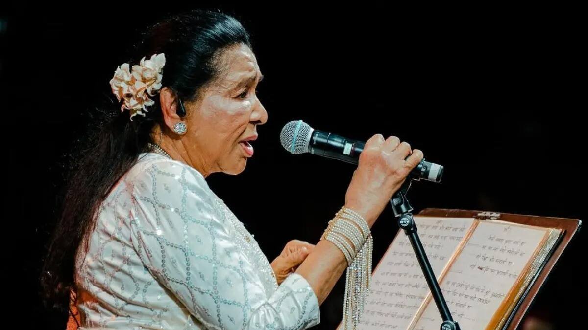 Veteran Singer Asha Bhosle passes away a day after cardiac arrest; India mourns loss of a music legend
