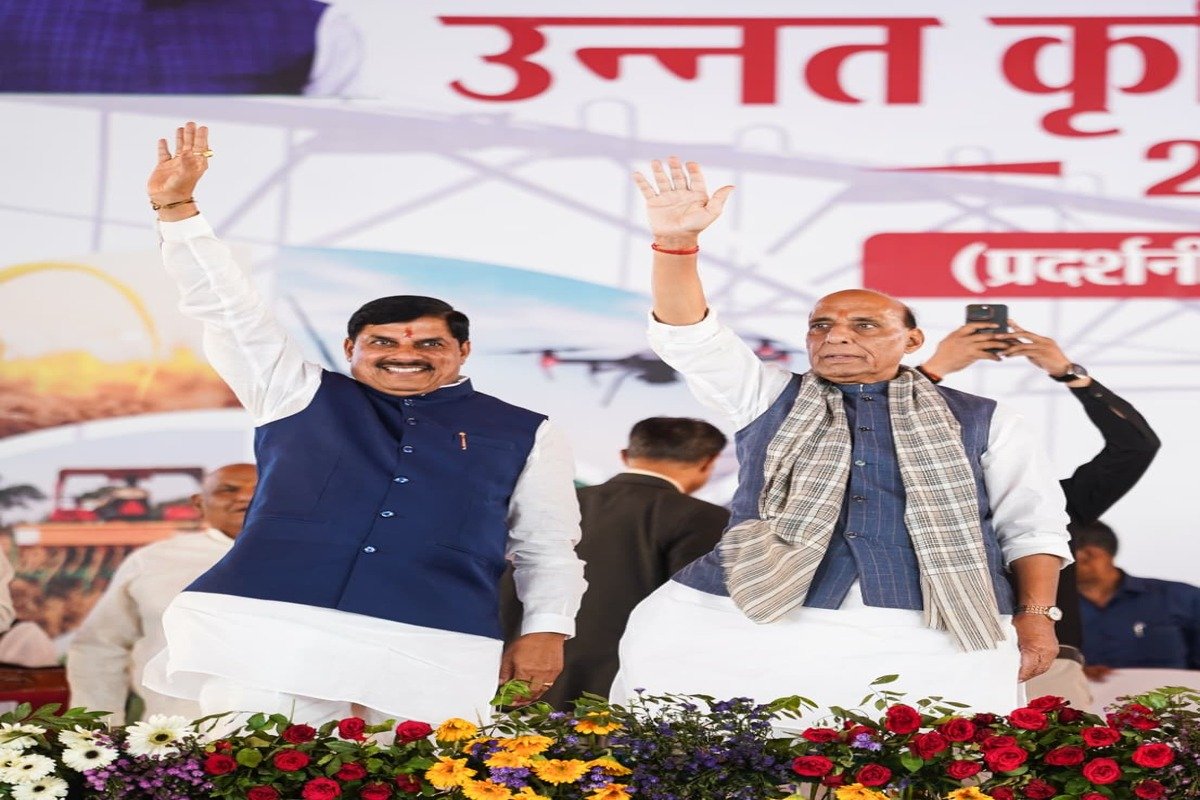 Ministers posing for a picture